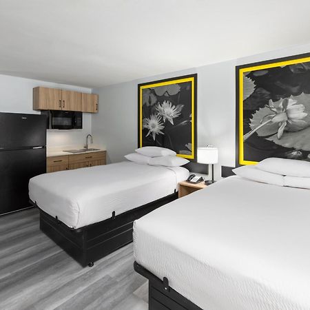 Super 8 By Wyndham Alexandria La Hotel Bagian luar foto