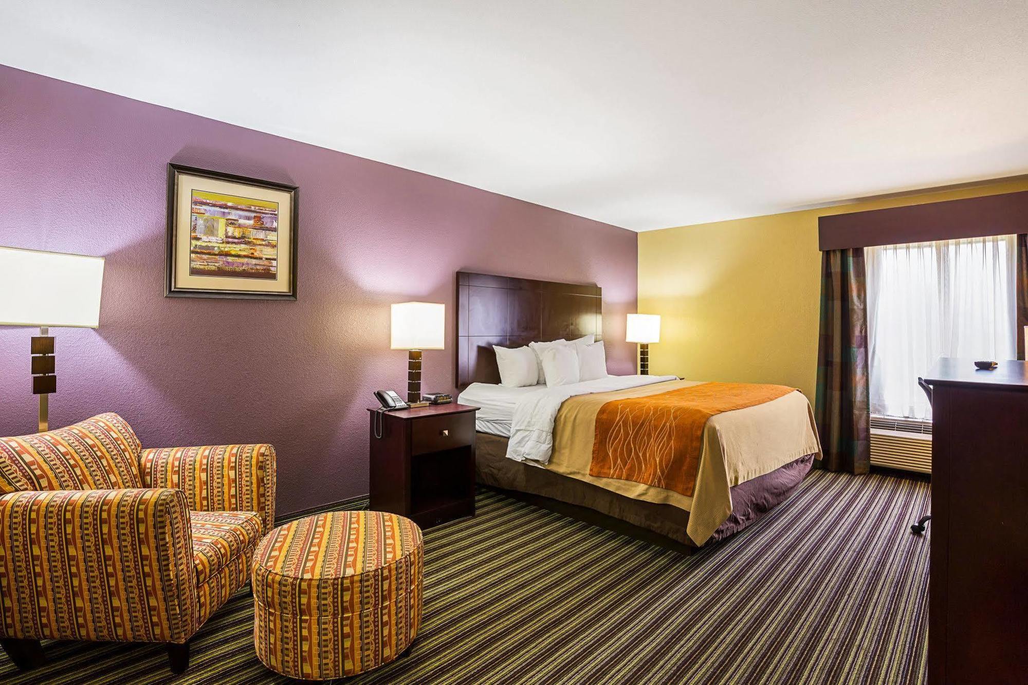 Super 8 By Wyndham Alexandria La Hotel Bagian luar foto